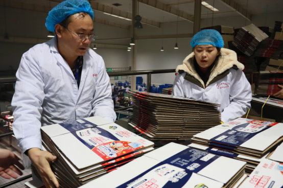 党员带头赴一线  助力春节保生产—世界杯官方入口别样“生产突击队”助力车间生产