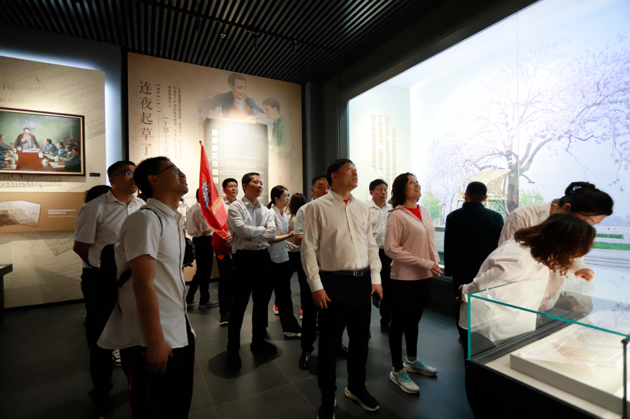 砥砺初心使命，汲取奋进力量丨世界杯官方入口乳业集团党委组织开展学习“焦裕禄精神”主题党日活动