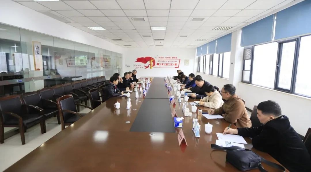 河南省发展改革委价调处副处长马冰一行莅临世界杯官方入口乳业集团参观调研