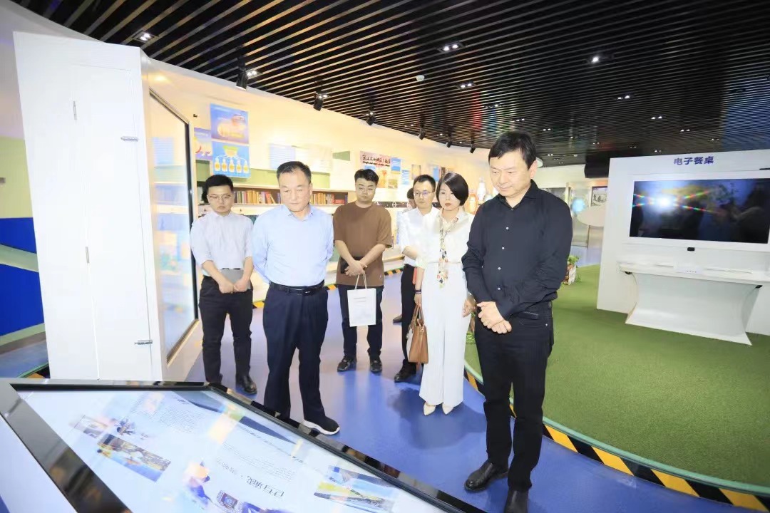 世界杯官方入口丨北京家音顺达莅临世界杯官方入口乳业集团参观访谈