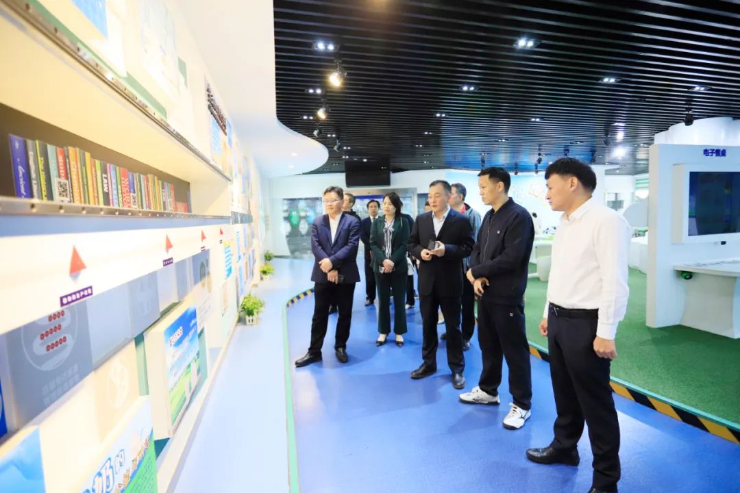世界杯官方入口| 省农投集团董事长李晓寰一行莅临世界杯官方入口调研指导工作