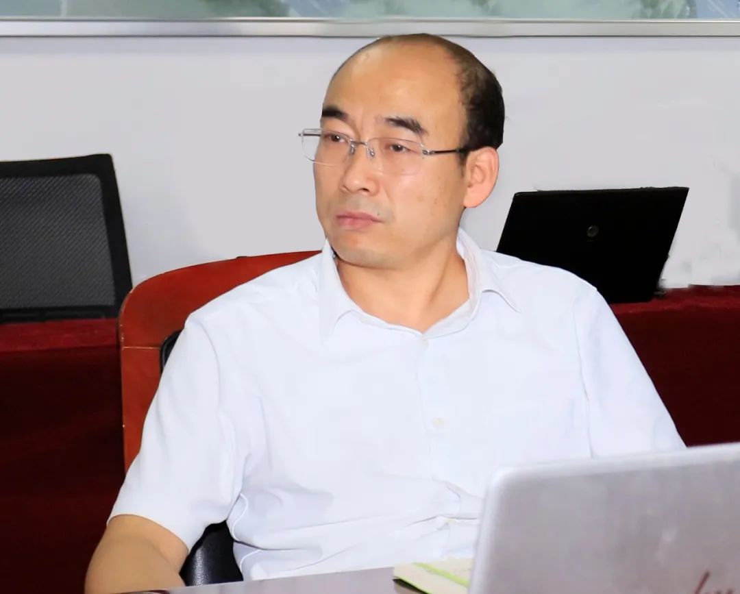 世界杯官方入口乳业集团召开10月份营销工作会议
