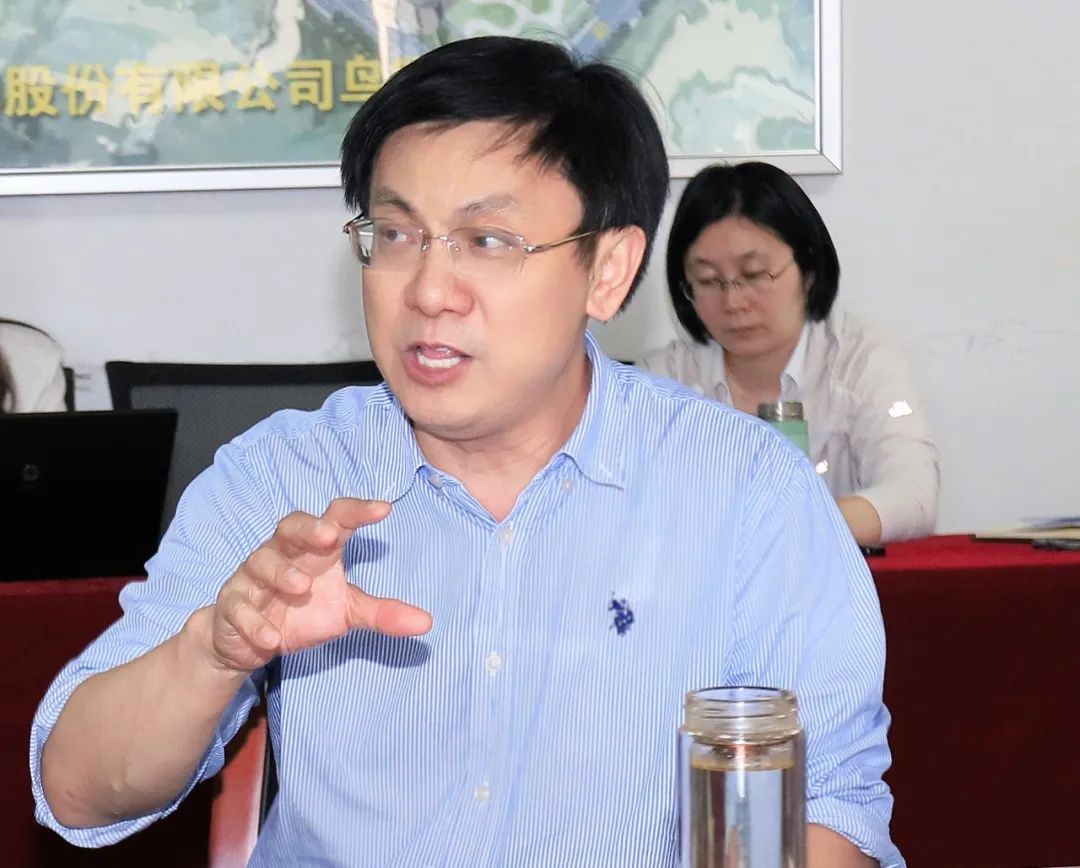 世界杯官方入口乳业集团召开10月份营销工作会议