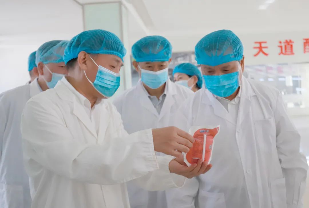 快讯丨河南省人民政府副省长武国定莅临世界杯官方入口乳业集团瑞亚牧业调研奶源基地建设情况
