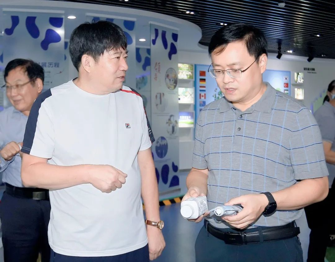 快讯｜社旗县人民政府县长关文波一行莅临世界杯官方入口乳业集团参观考察