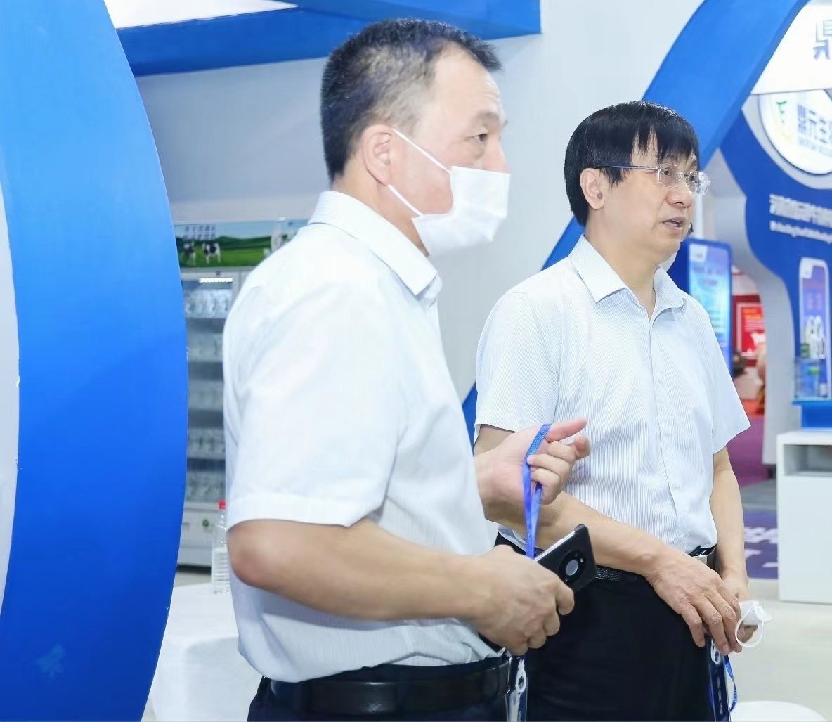 世界杯官方入口 | 第34届中原畜牧业交易博览会开幕河南省人民政府副省长武国定莅临世界杯官方入口展台参观