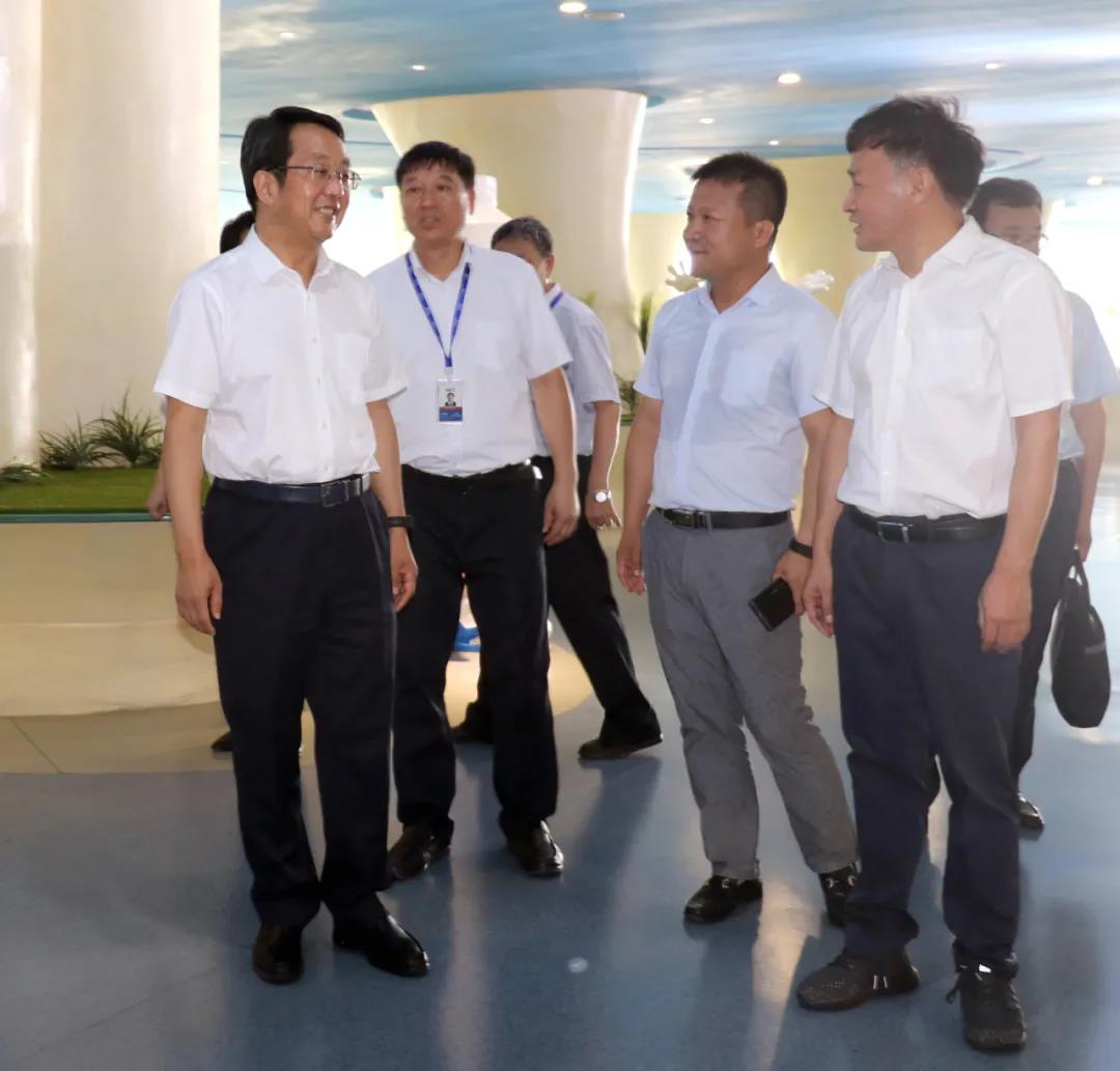河南省高级人民法院院长胡道才一行莅临世界杯官方入口乳业集团开展“万人助万企”活动 助力企业发展