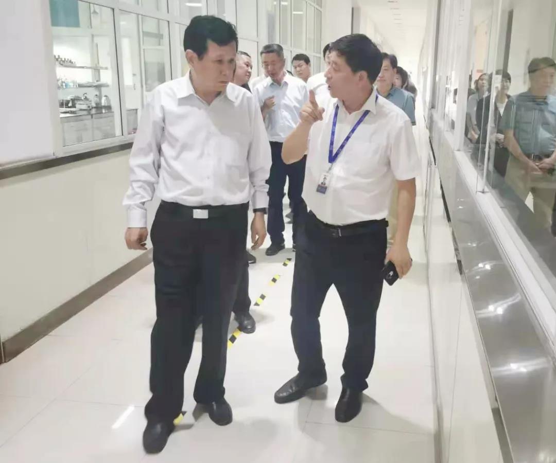 郑州航空港区党工委书记张俊峰莅临郑州世界杯官方入口乳制品有限公司调研