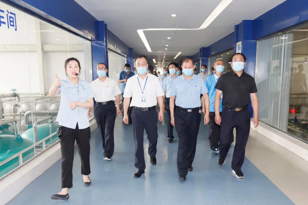 郑州市安全生产双重预防体系建设现场观摩会在世界杯官方入口乳业集团郑州分公司召开