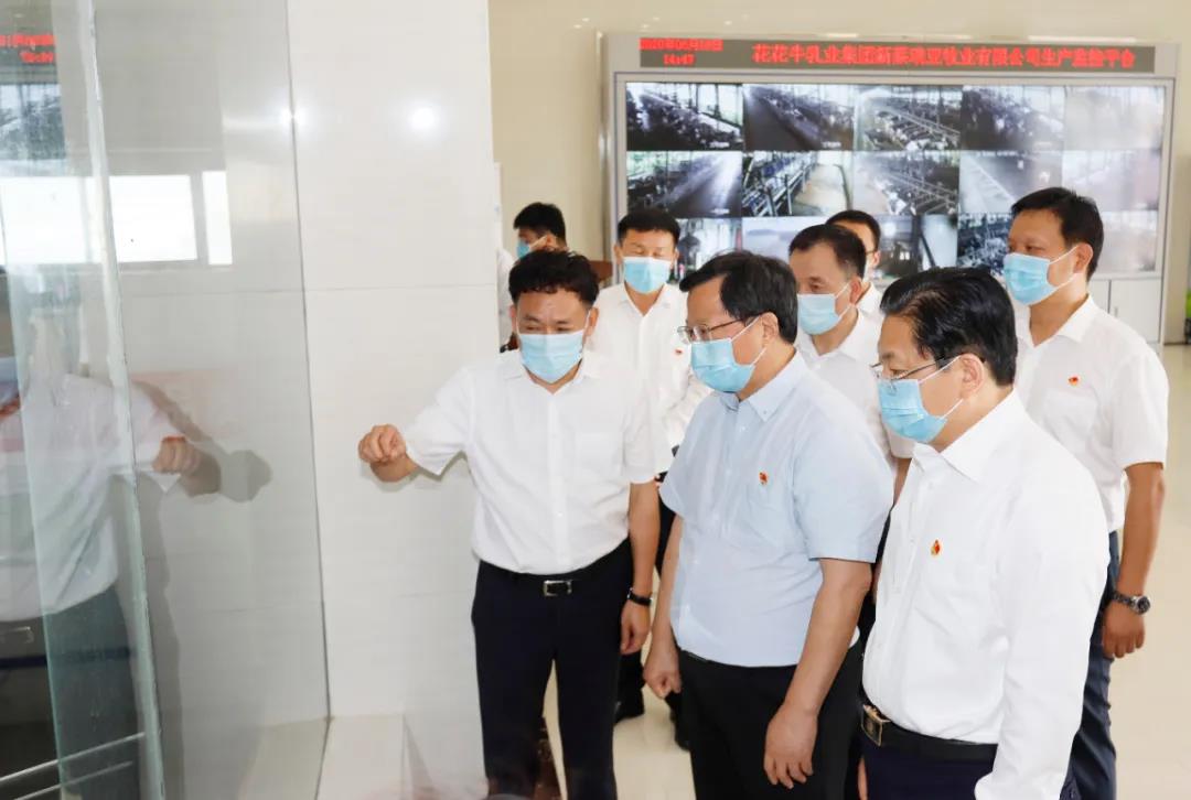 快讯 | 河南省委常委、省纪委书记、省监委主任任正晓莅临世界杯官方入口乳业集团新蔡瑞亚牧场调研