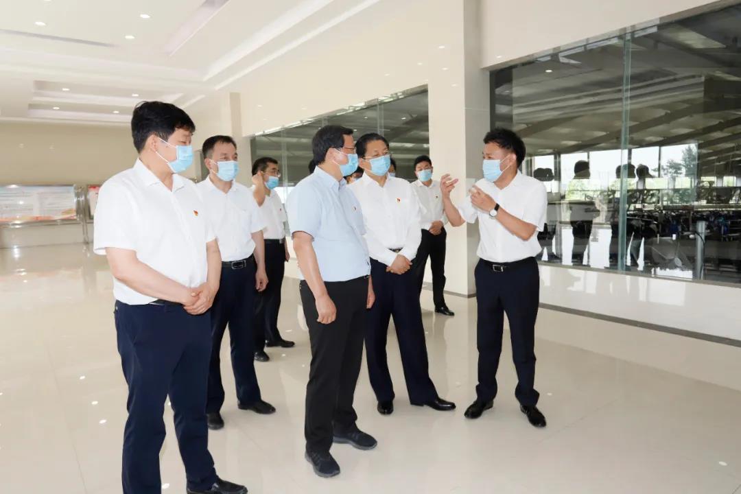 快讯 | 河南省委常委、省纪委书记、省监委主任任正晓莅临世界杯官方入口乳业集团新蔡瑞亚牧场调研
