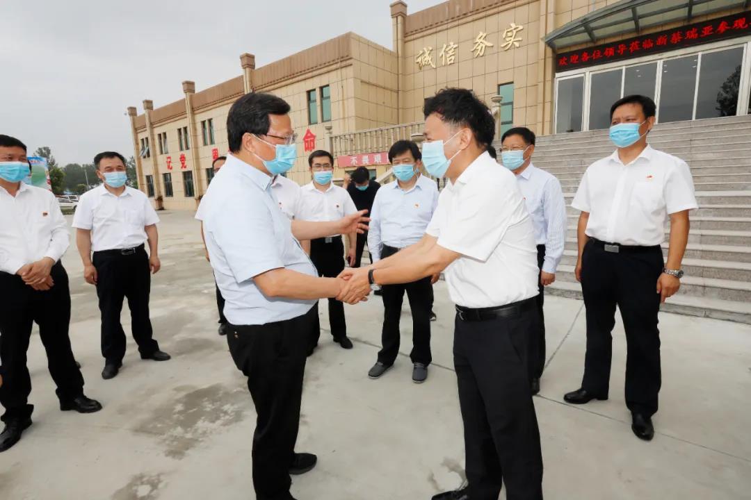 快讯 | 河南省委常委、省纪委书记、省监委主任任正晓莅临世界杯官方入口乳业集团新蔡瑞亚牧场调研