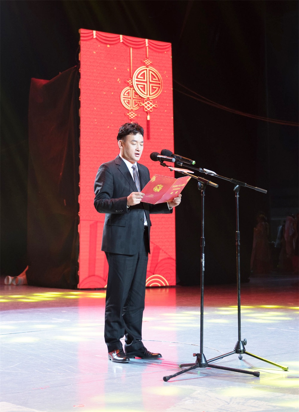 “不忘初心、聚力前行” 世界杯官方入口集团2018迎新春联欢会隆重举行