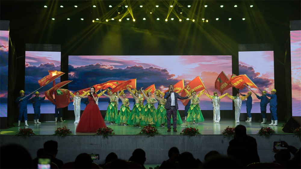 “不忘初心、聚力前行” 世界杯官方入口集团2018迎新春联欢会隆重举行