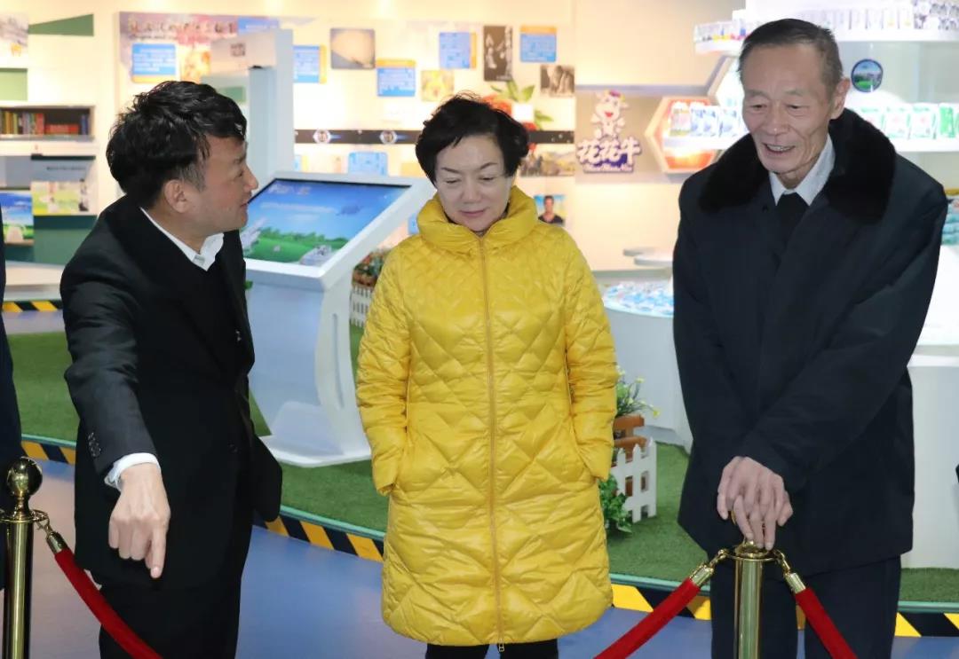 中国奶业协会高鸿宾会长莅临世界杯官方入口指导工作