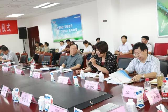 河南省食品安全座谈会暨百场食安讲座进校园启动仪式在世界杯官方入口举行