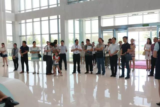 河南省食品安全座谈会暨百场食安讲座进校园启动仪式在世界杯官方入口举行