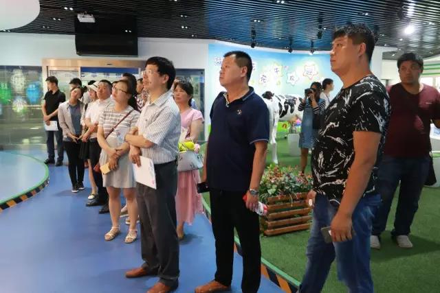 河南省食品安全座谈会暨百场食安讲座进校园启动仪式在世界杯官方入口举行