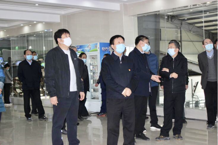 平顶山市委书记周斌一行莅临世界杯官方入口乳业集团 鲁山瑞亚牧业有限公司调研疫情防控和复工复产情况