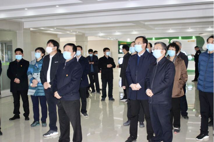 平顶山市委书记周斌一行莅临世界杯官方入口乳业集团 鲁山瑞亚牧业有限公司调研疫情防控和复工复产情况