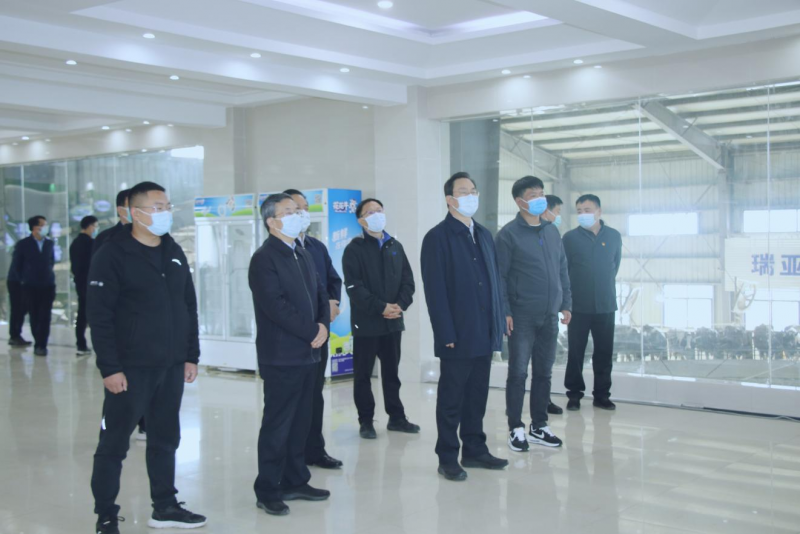 河南省人大常委会党组书记、副主任孔昌生莅临世界杯官方入口鲁山瑞亚牧场参观调研