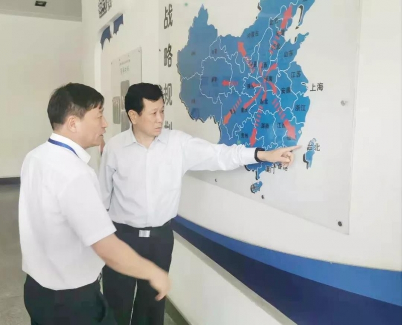 郑州航空港区党工委书记张俊峰莅临郑州世界杯官方入口乳制品有限公司调研