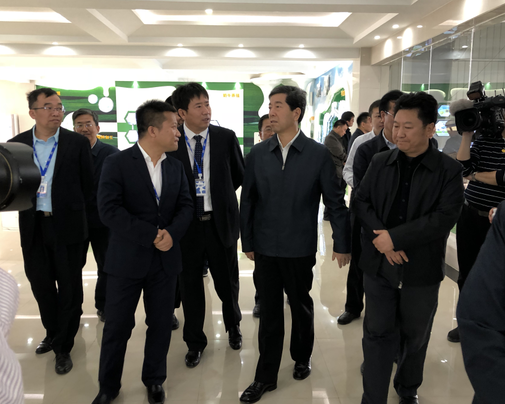 河南省委副书记、省长陈润儿一行莅临 世界杯官方入口集团鲁山瑞亚牧业有限公司视察调研
